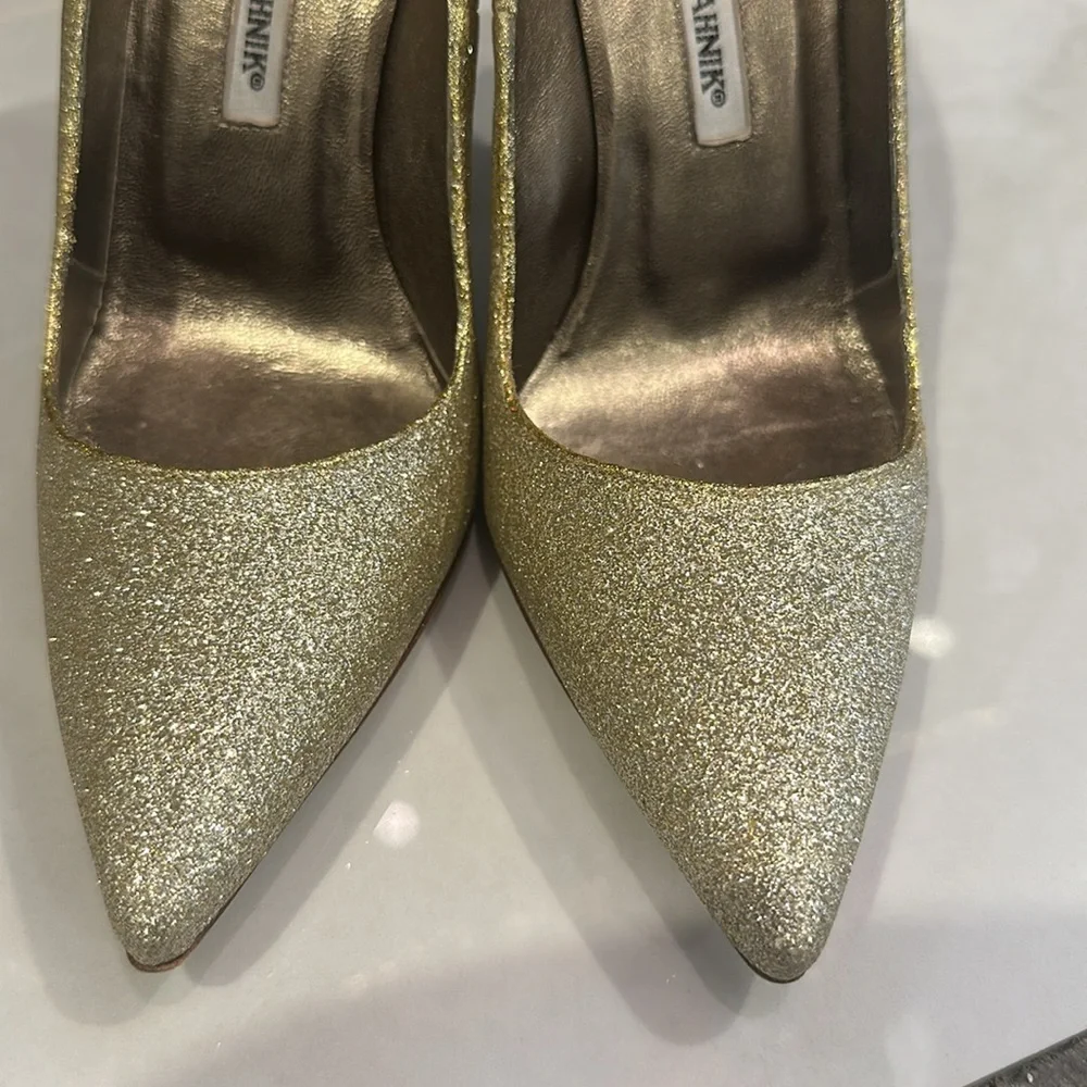 Manolo Blahnik Gold Women's Shoes l